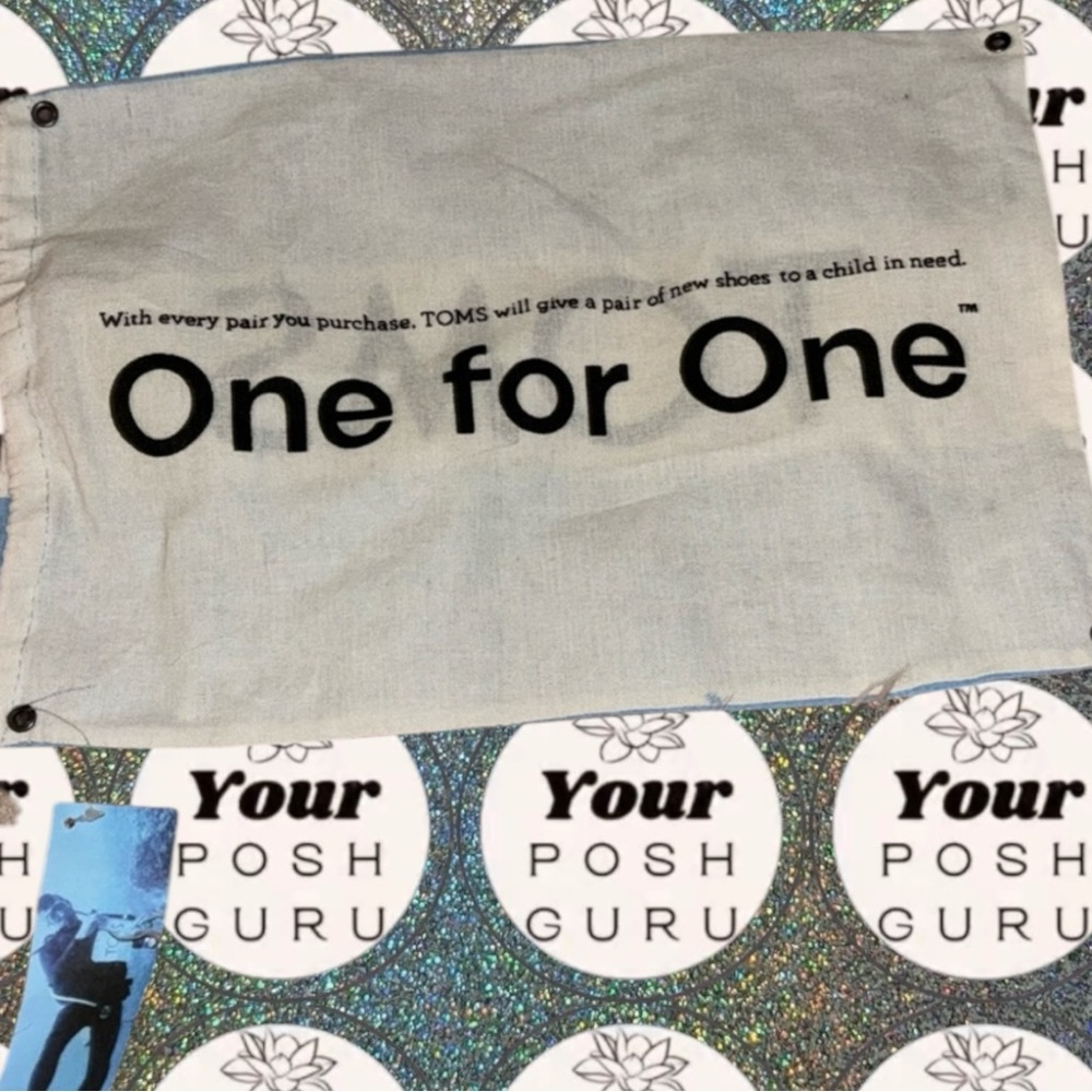 👟 TOMS Shoe bag Flag wall decor & storage one for one donation to child in need